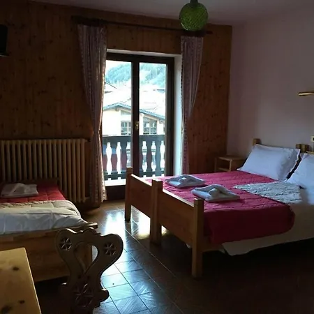 Hotell Garden Cesana